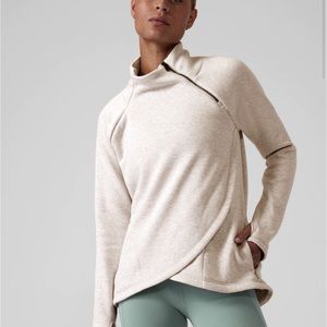 Athlete Cozy Karma Asym Pullover